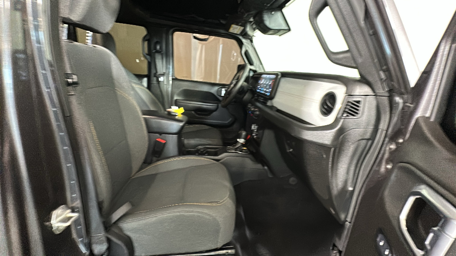 Used 2024 Jeep Wrangler Unlimited w/ Convenience Group AWD/4WD image 34