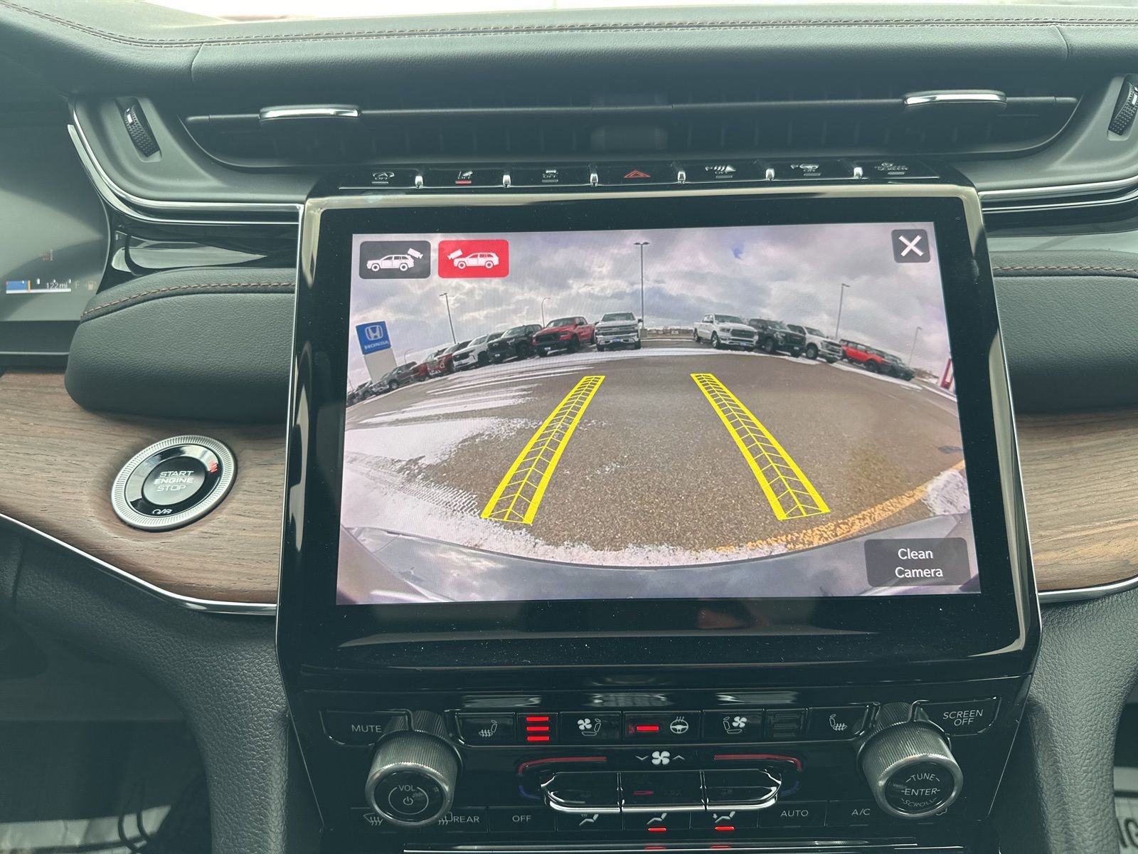 Used 2024 Jeep Grand Cherokee Summit w/ Luxury Tech Group V image 81