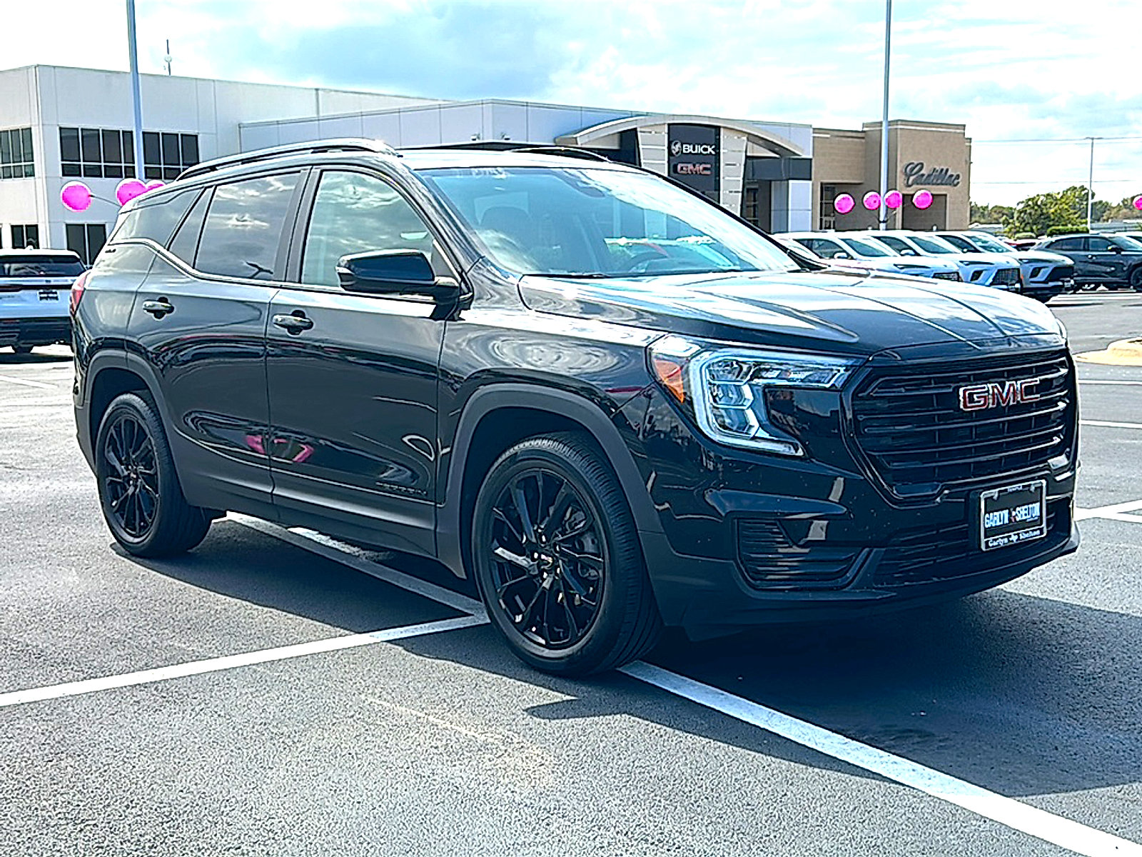 Used 2024 GMC Terrain SLE w/ Driver Convenience Package FWD image 10