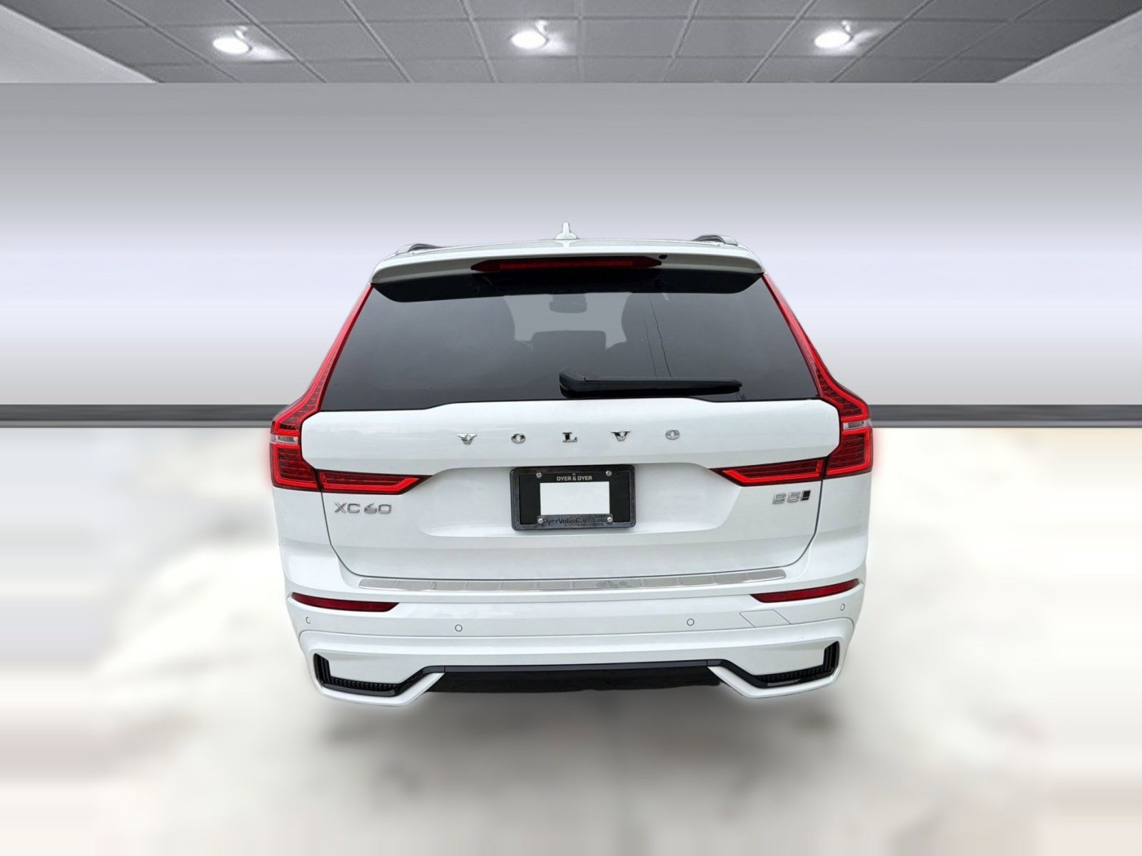 Used 2023 Volvo XC60 B5 Plus w/ Protection Package Premier AWD/4WD image 10