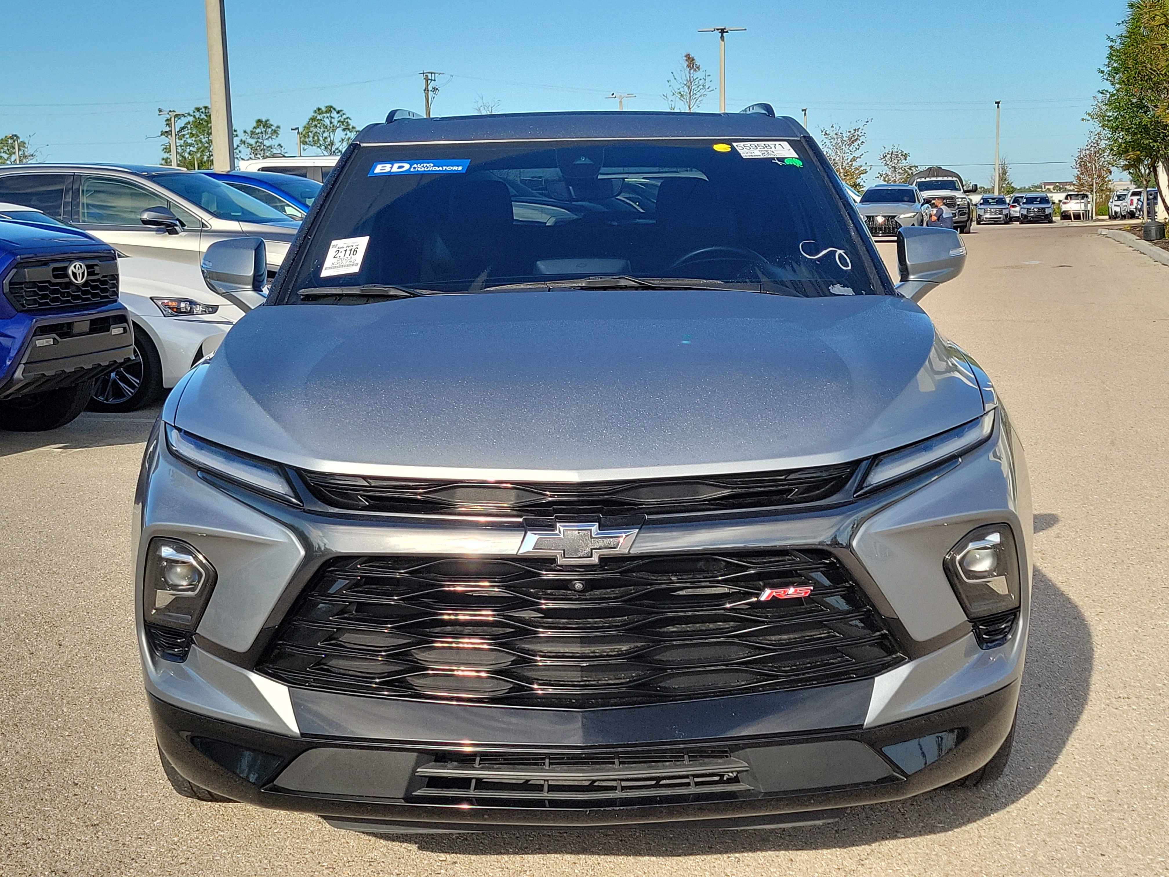 Used 2023 Chevrolet Blazer RS w/ Driver Confidence II Package FWD image 2