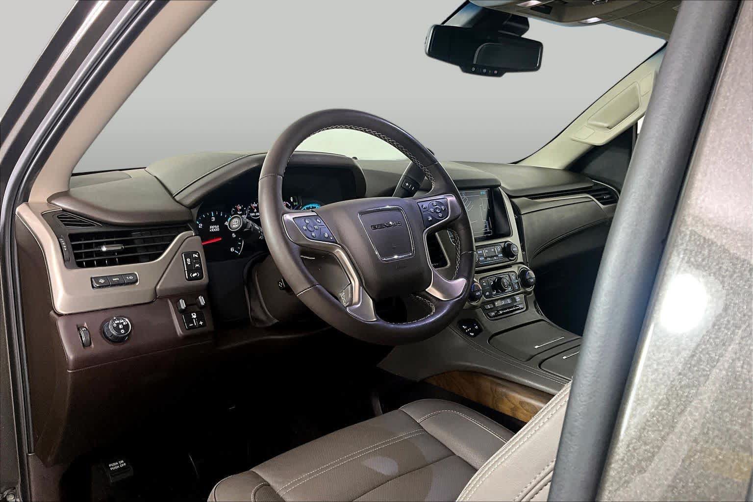 Used 2019 GMC Yukon Denali w/ Open Road Package RWD image 16