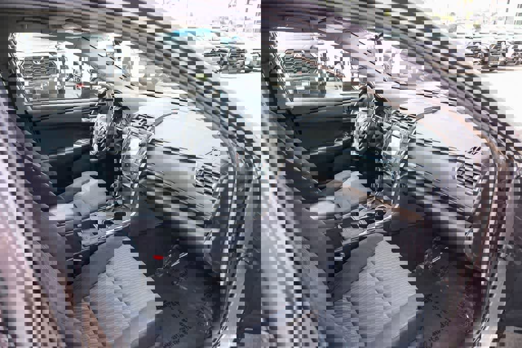 Used 2015 Toyota Camry LE FWD image 14