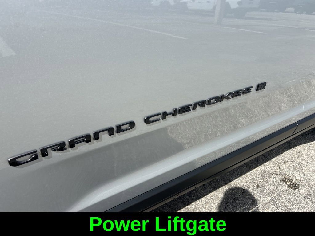 Certified 2025 Jeep Grand Cherokee Limited w/ Black Appearance Package image 20