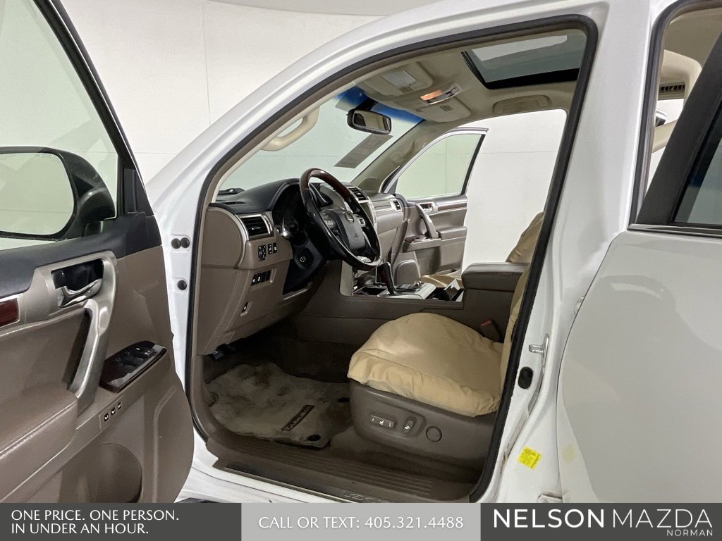 Used 2014 Lexus GX 460 image 11