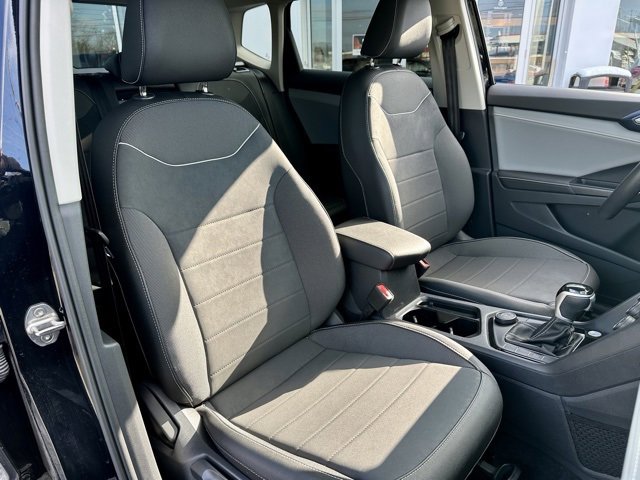 Certified 2024 Volkswagen Taos SE image 23