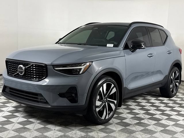 Used 2023 Volvo XC40 B5 Ultimate AWD/4WD image 2