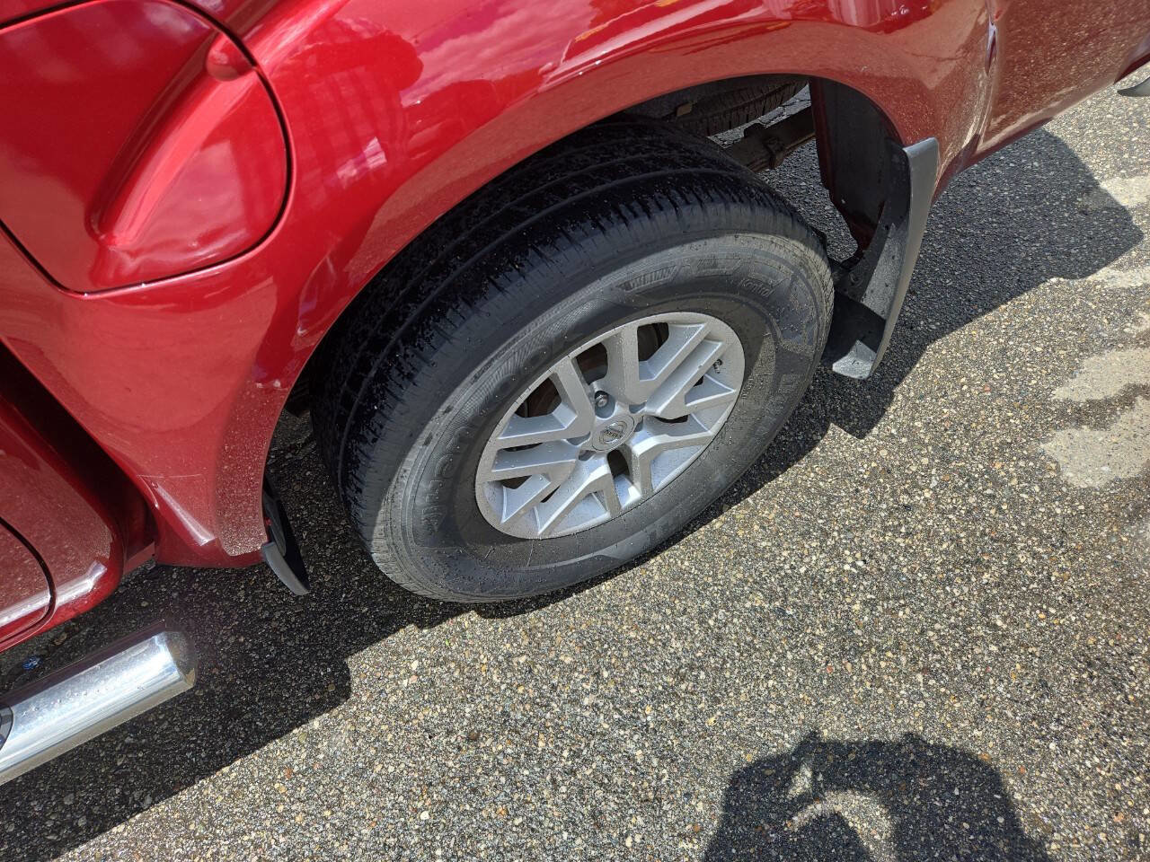 Used 2019 Nissan Frontier SV image 12