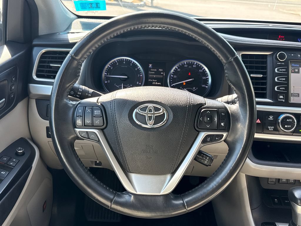 Used 2018 Toyota Highlander Limited AWD/4WD image 26