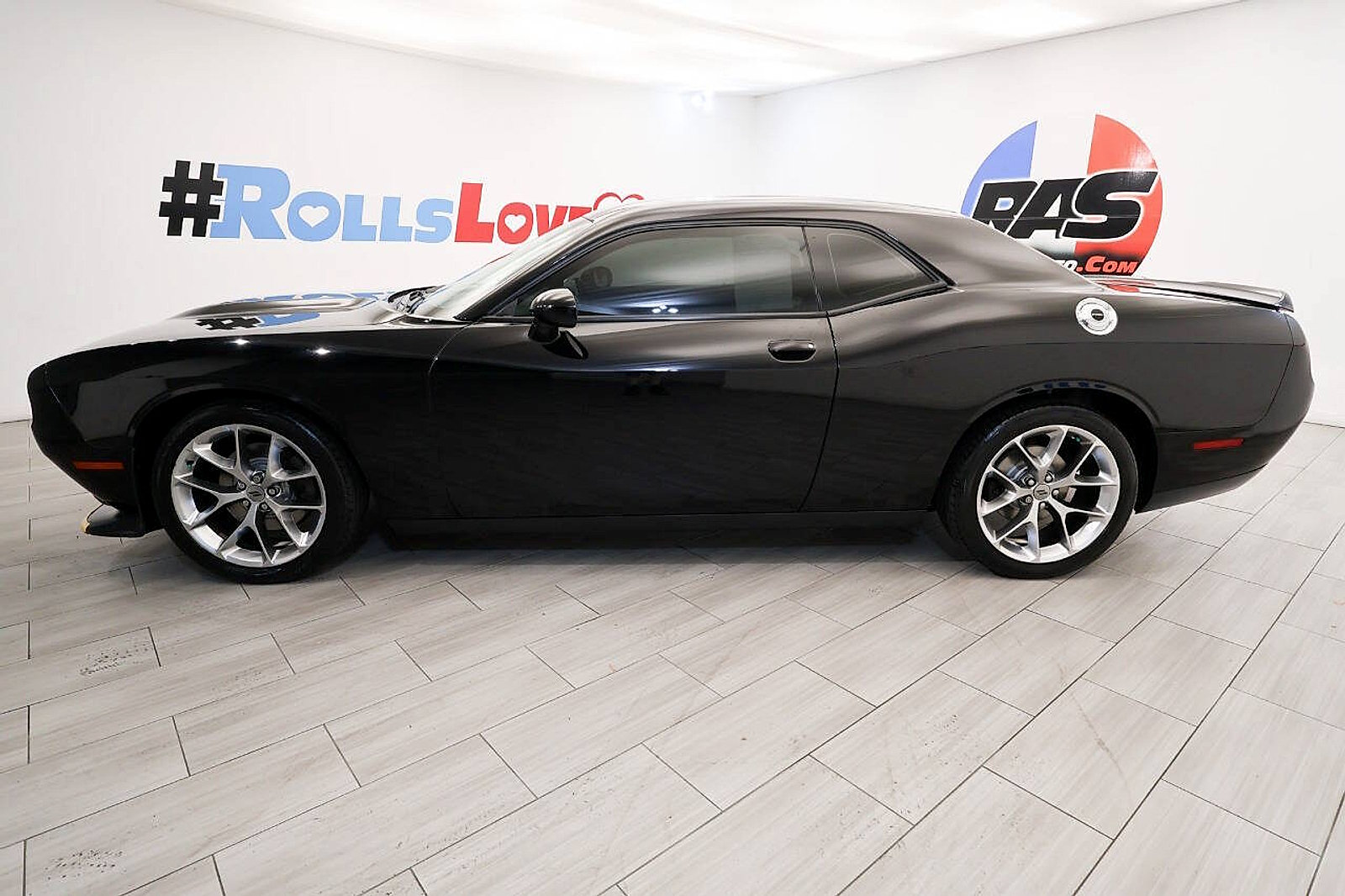 Used 2020 Dodge Challenger GT RWD image 2