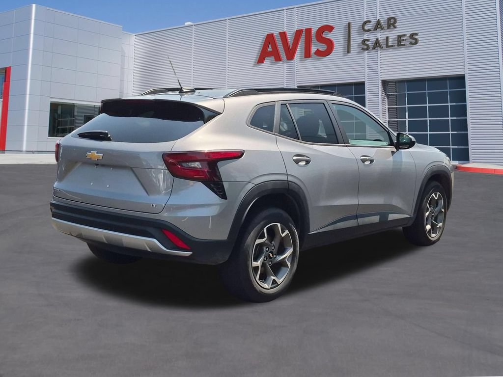 Used 2025 Chevrolet Trax LT w/ LT Convenience Package FWD image 6