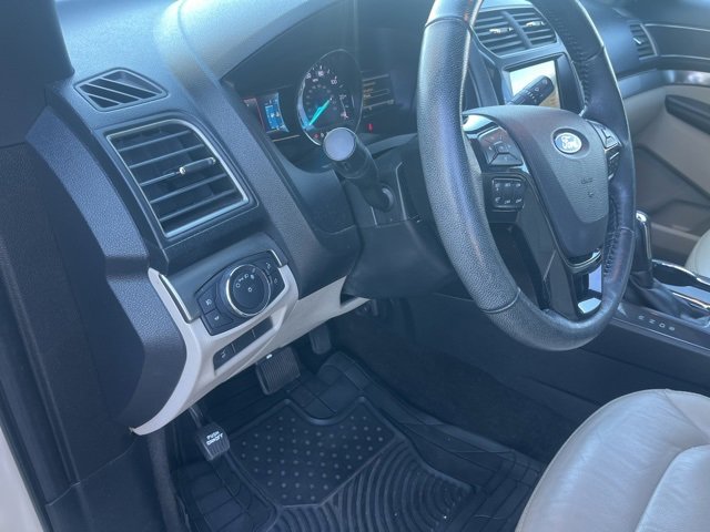 Used 2018 Ford Explorer XLT w/ Equipment Group 202A image 9