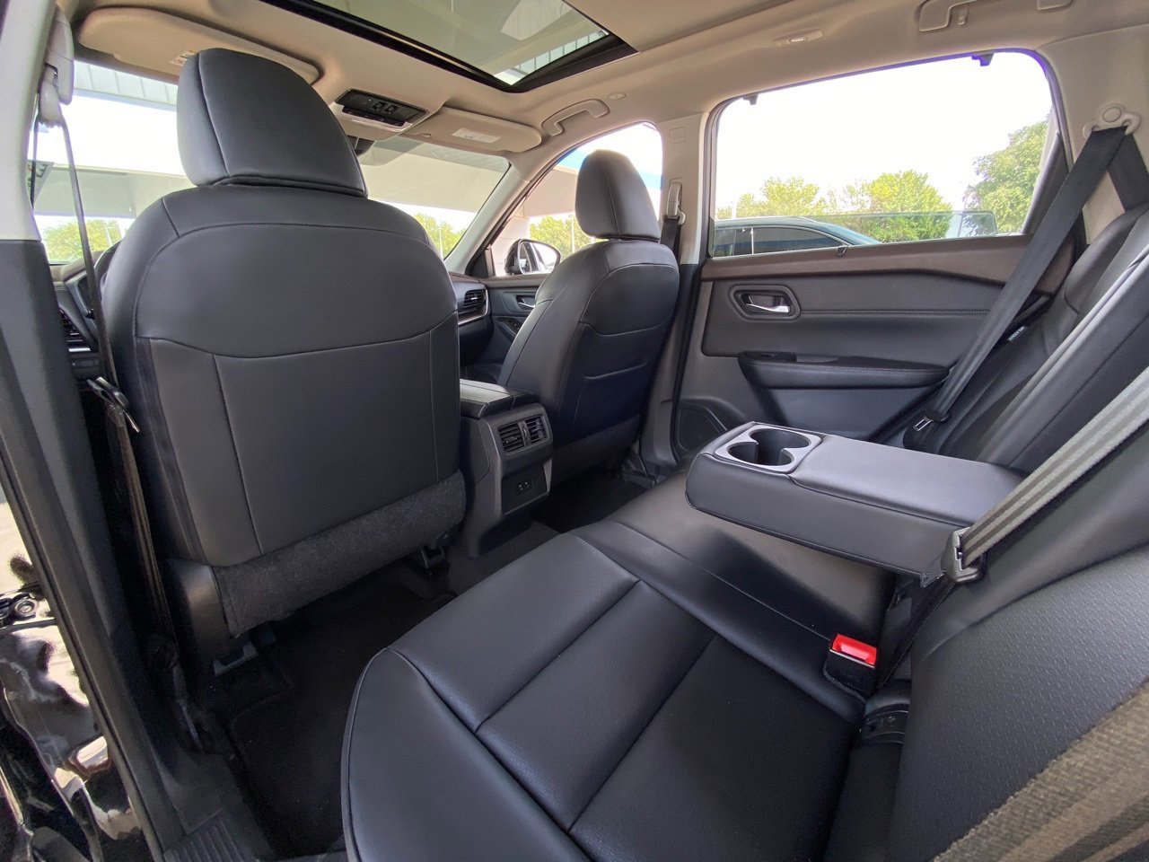 Used 2023 Nissan Rogue SV w/ SV Premium Package image 24