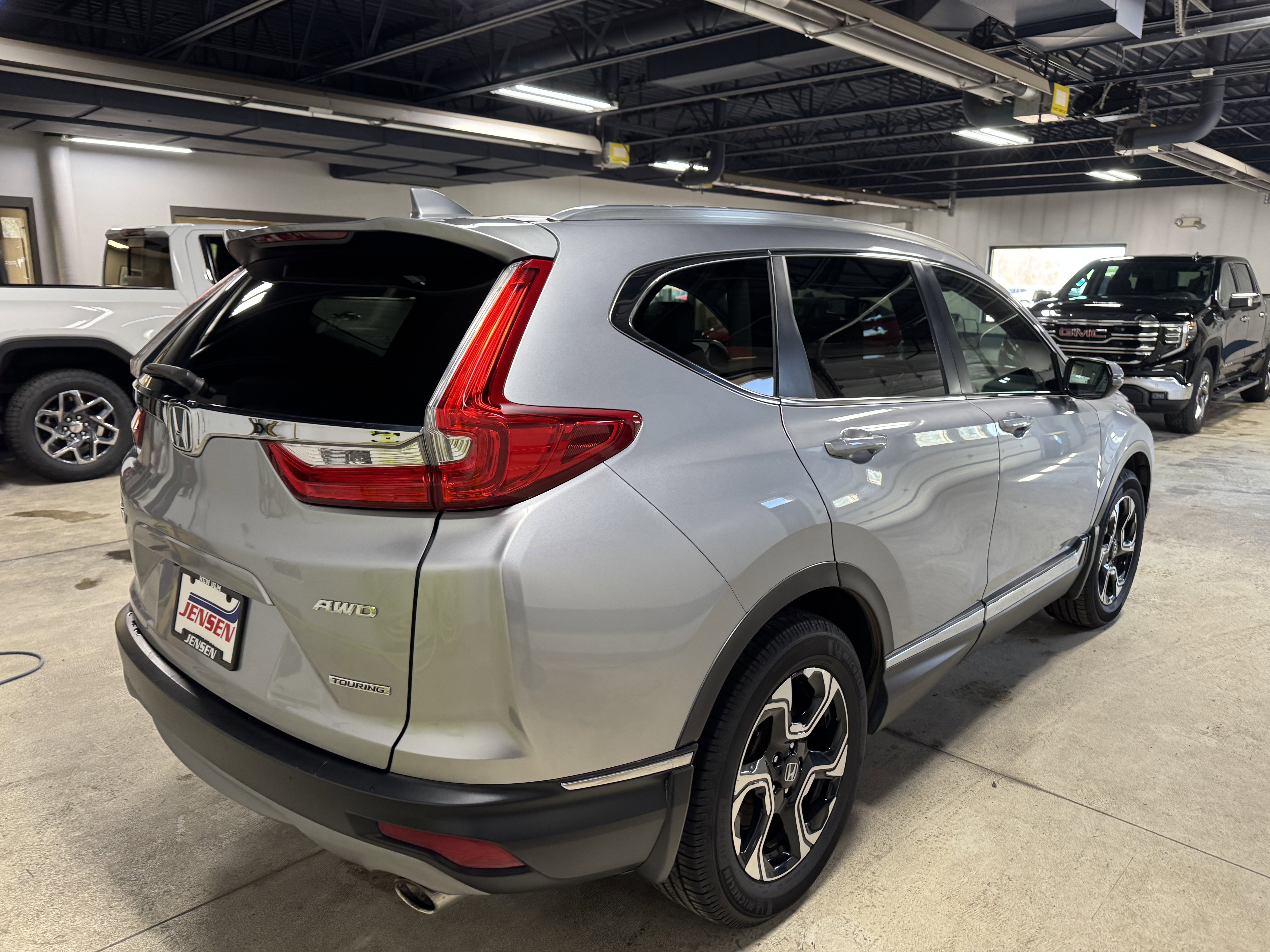 Used 2017 Honda CR-V Touring image 4