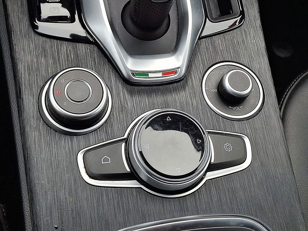Used 2022 Alfa Romeo Stelvio Sprint AWD/4WD image 27