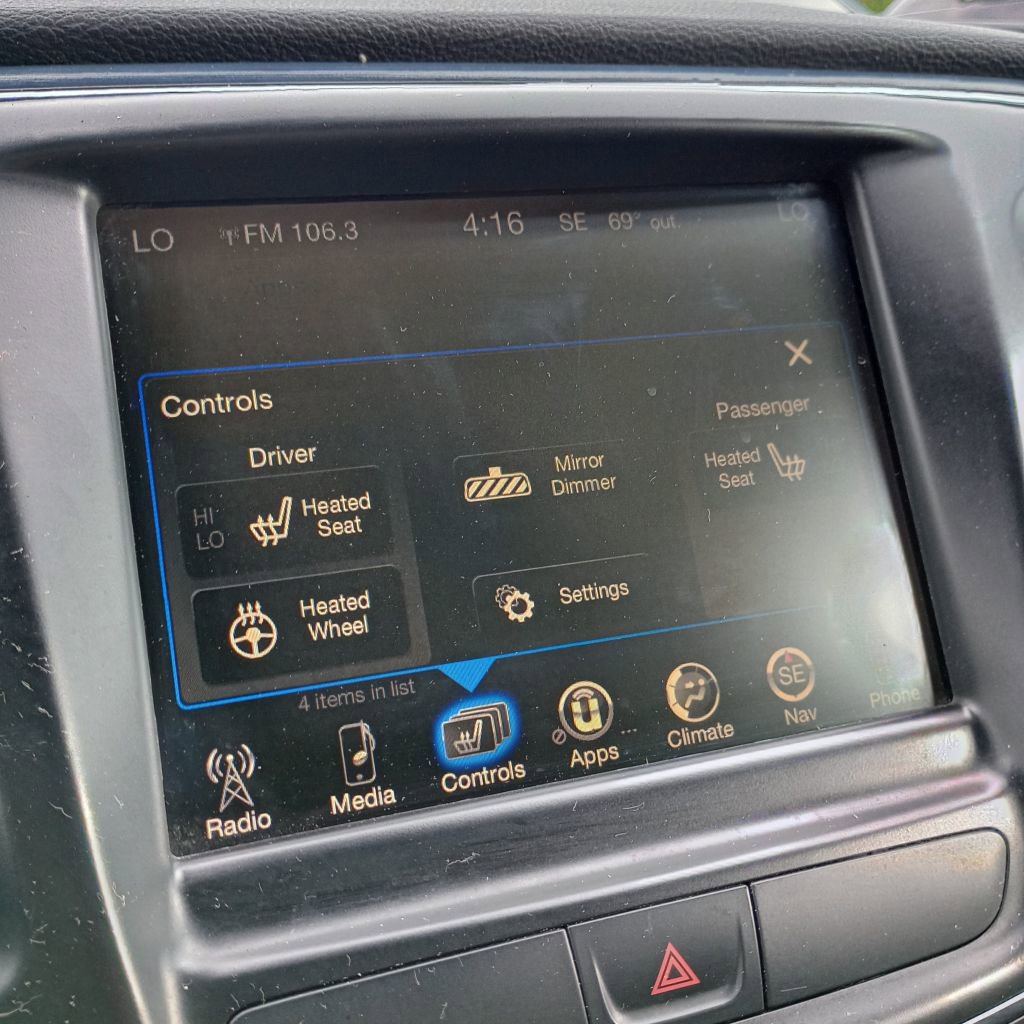 Used 2015 Chrysler 200 S w/ Navigation & Sound Group I FWD image 14