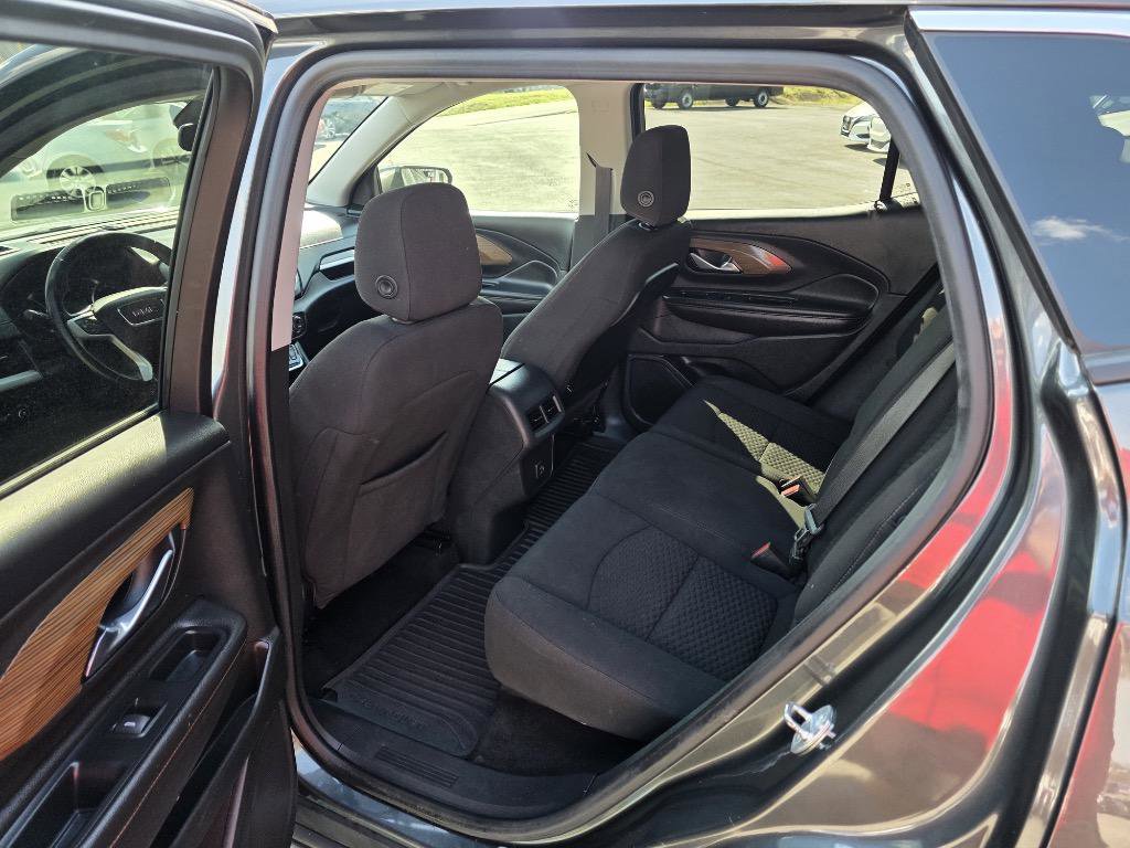 Used 2020 GMC Terrain SLE w/ Driver Convenience Package image 12