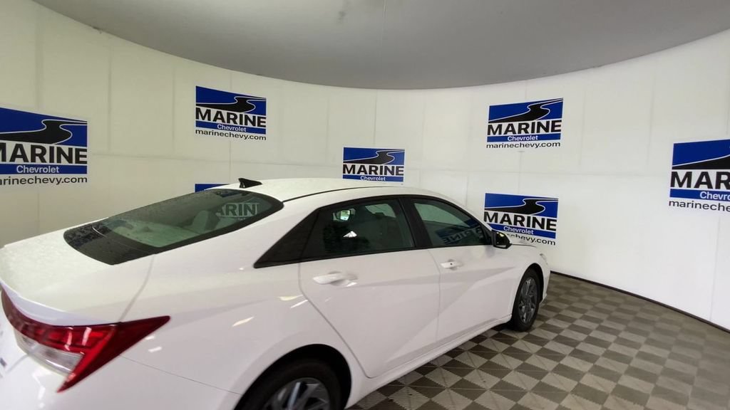 Used 2024 Hyundai Elantra Blue FWD image 2