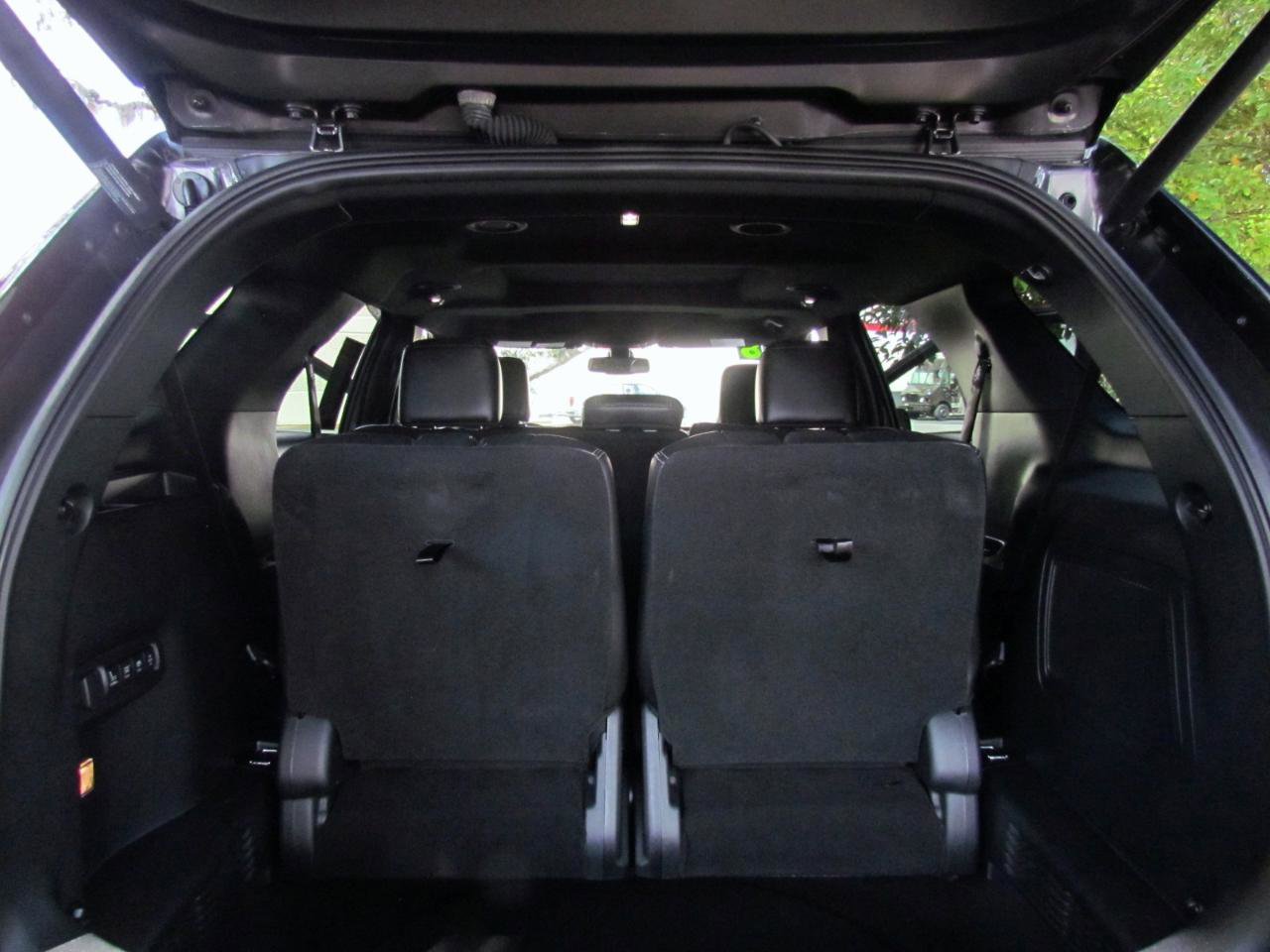 Used 2018 Ford Explorer Limited w/ Equipment Group 301A FWD image 28