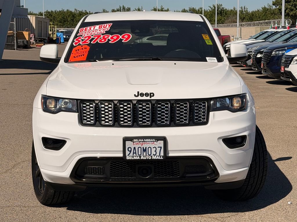 Used 2022 Jeep Grand Cherokee Laredo X image 3