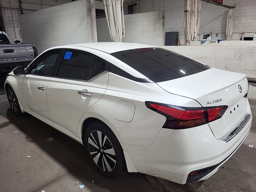 Used 2022 Nissan Altima 2.5 SV w/ SV Premium Package image 3