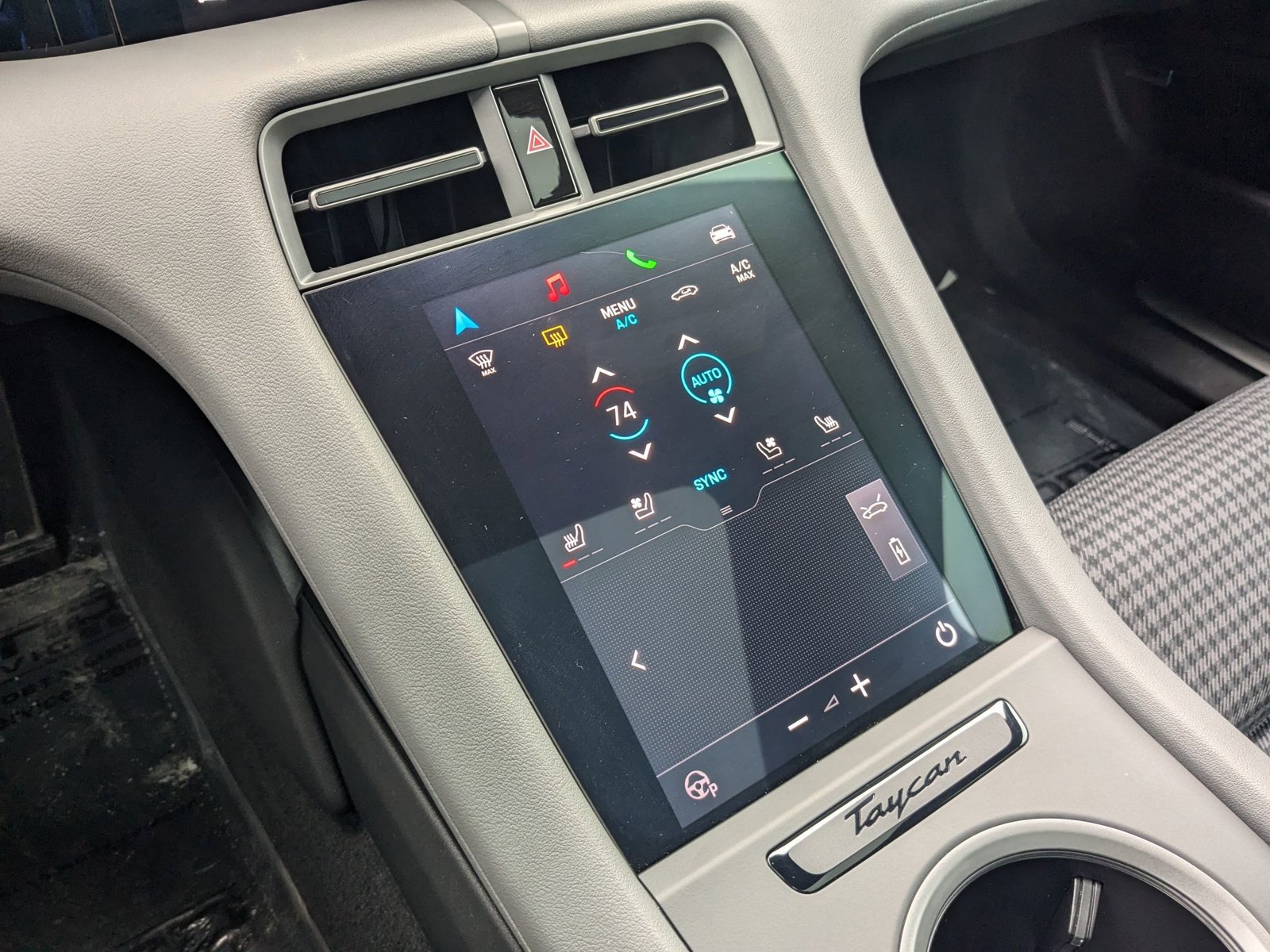 Used 2025 Porsche Taycan image 19