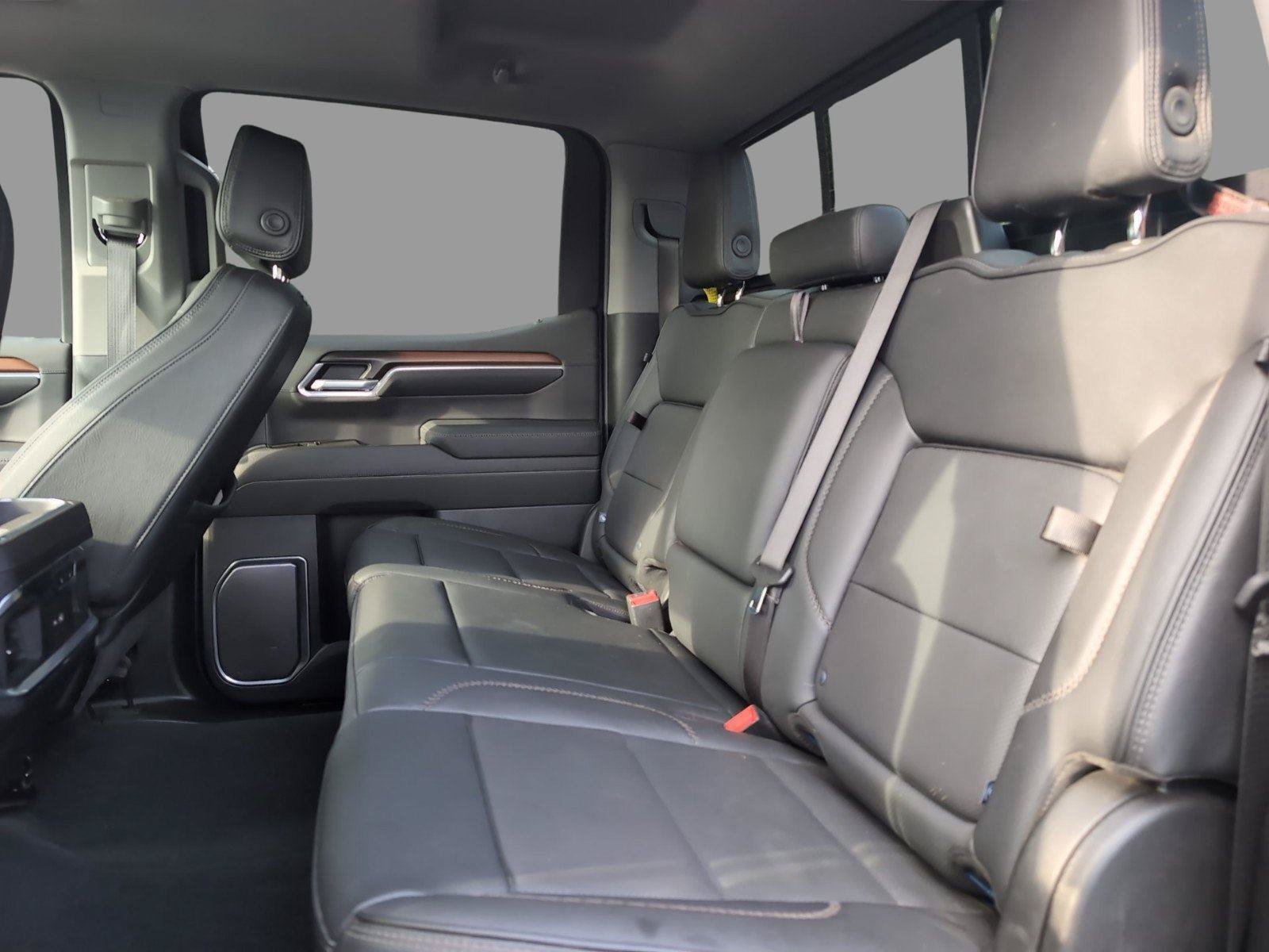 Used 2025 GMC Sierra 1500 Denali w/ Denali Reserve Package AWD/4WD image 34