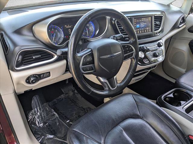 Used 2020 Chrysler Pacifica Touring-L image 10