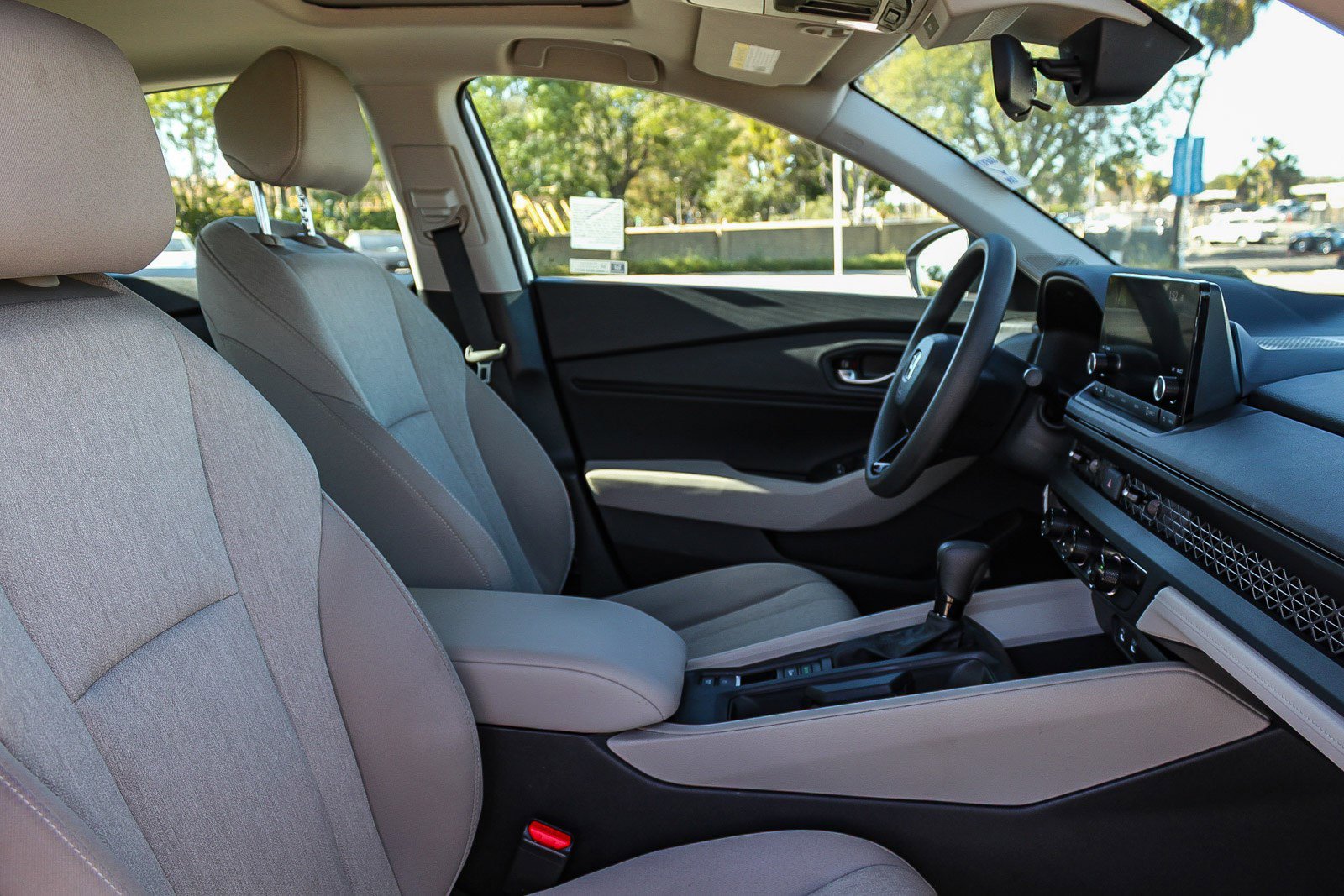 Certified 2025 Honda Accord SE image 18