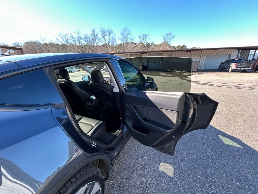 Used 2020 Tesla Model Y Long Range image 18