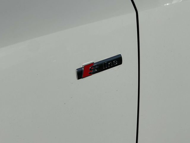 Certified 2025 Audi Q3 2.0T Premium w/ Convenience Plus Package AWD/4WD image 11