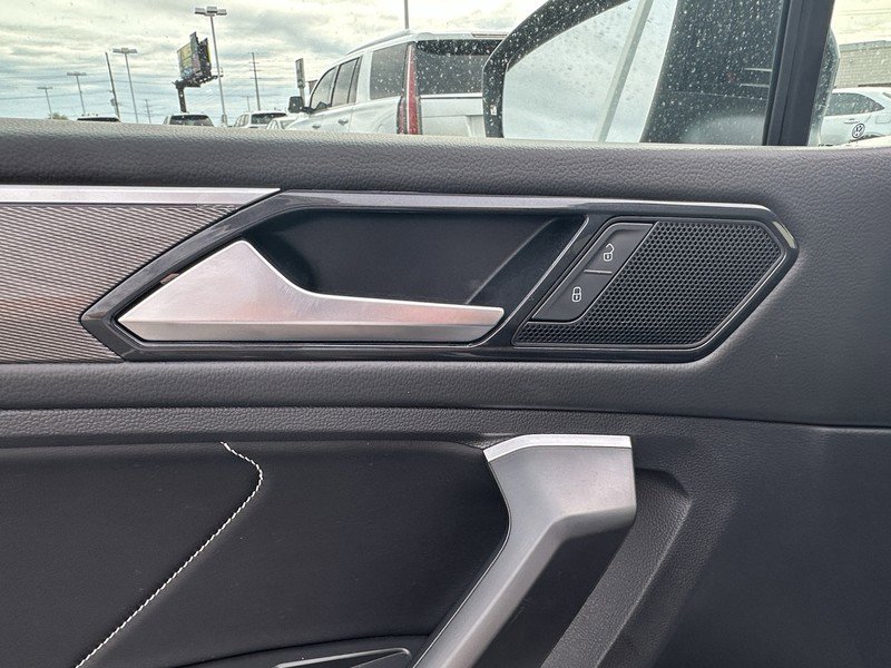 Used 2024 Volkswagen Tiguan SE R-Line w/ MDO Package, Two-Row image 22