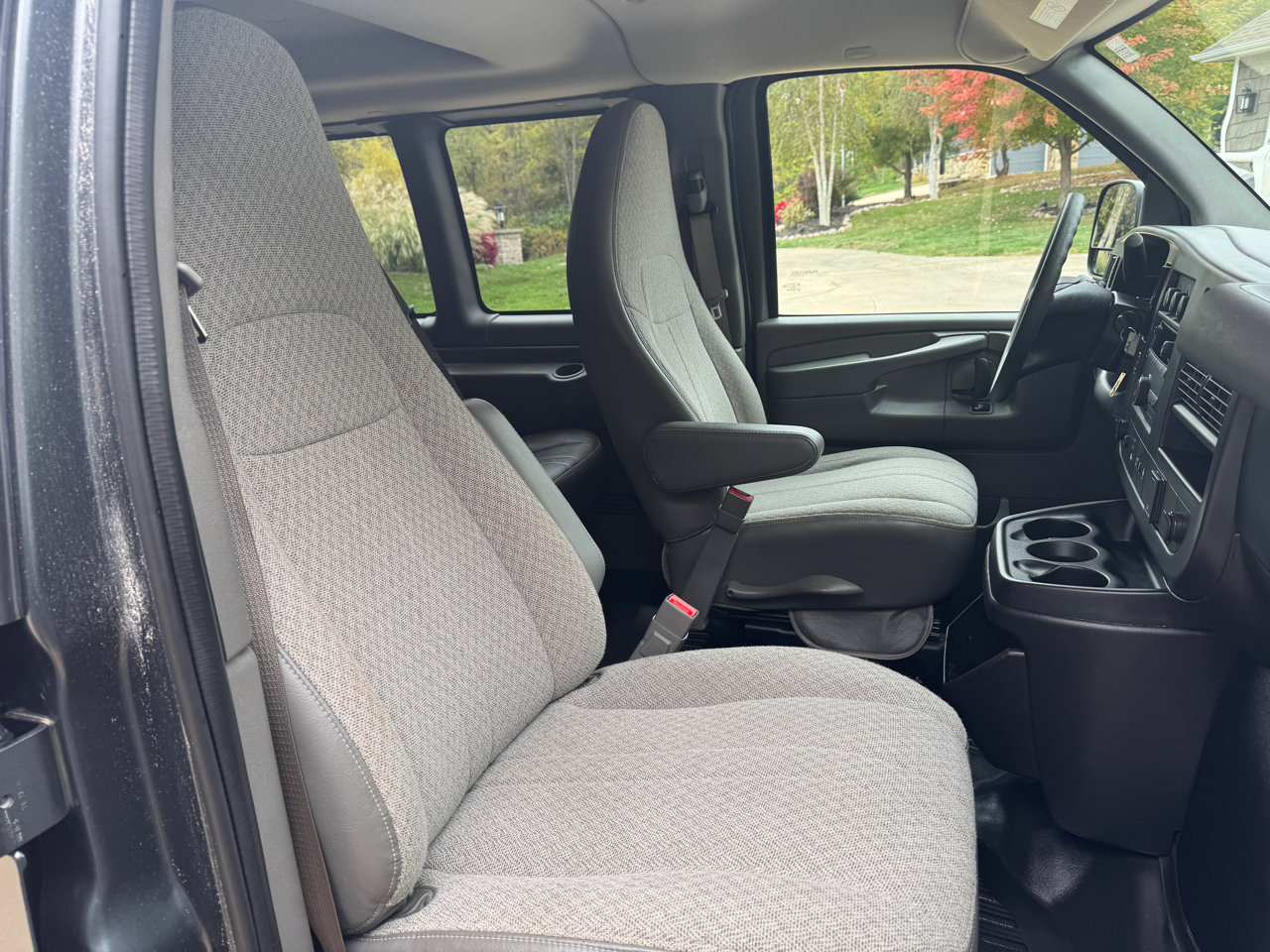 Used 2015 Chevrolet Express 3500 LS image 18