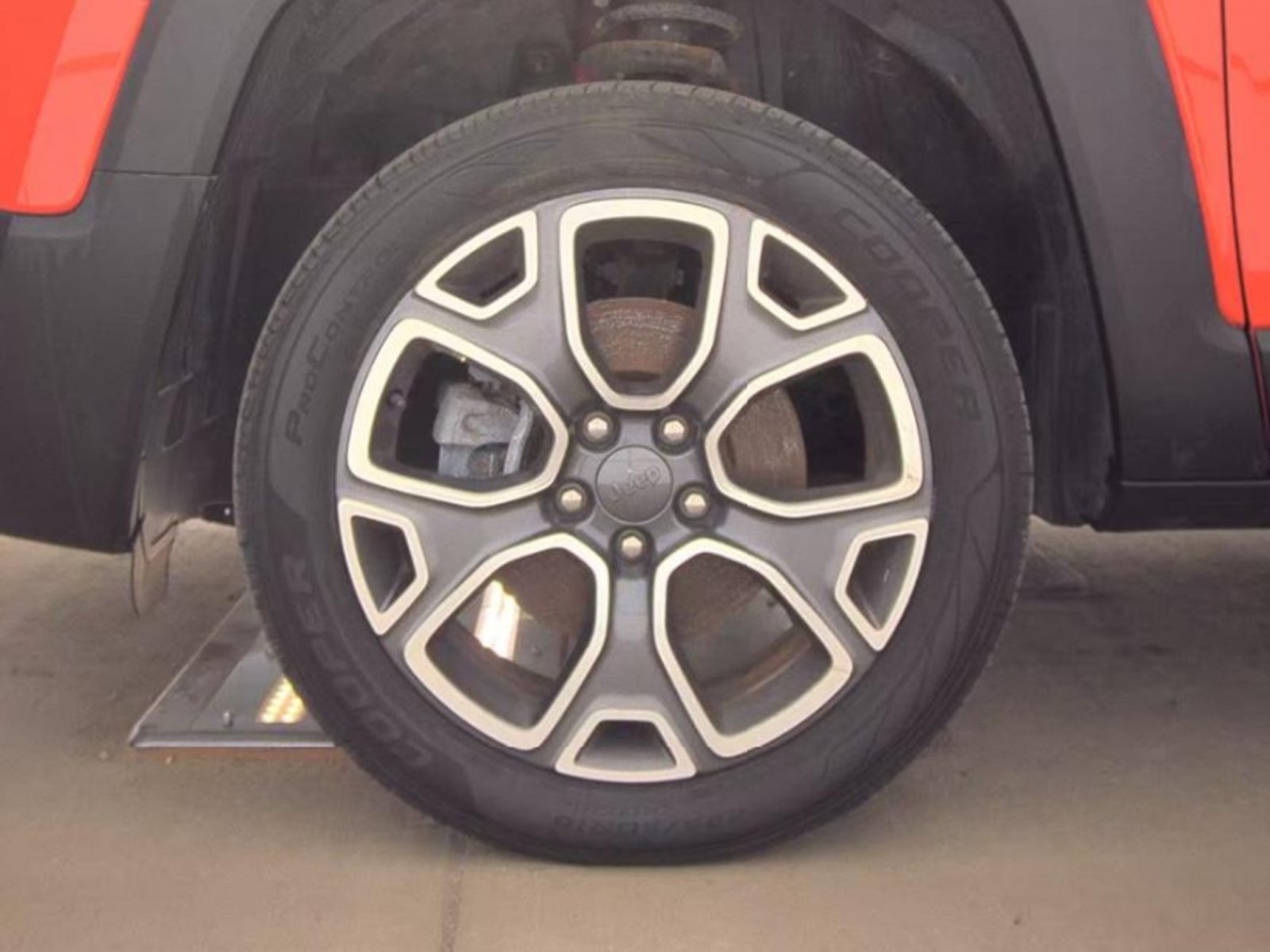 Used 2018 Jeep Renegade Limited AWD/4WD image 8