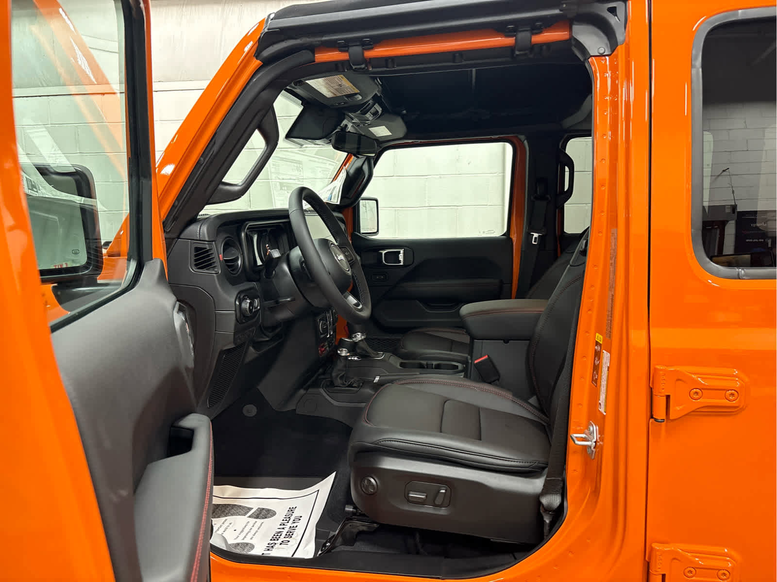 New 2025 Jeep Wrangler Unlimited Rubicon image 36