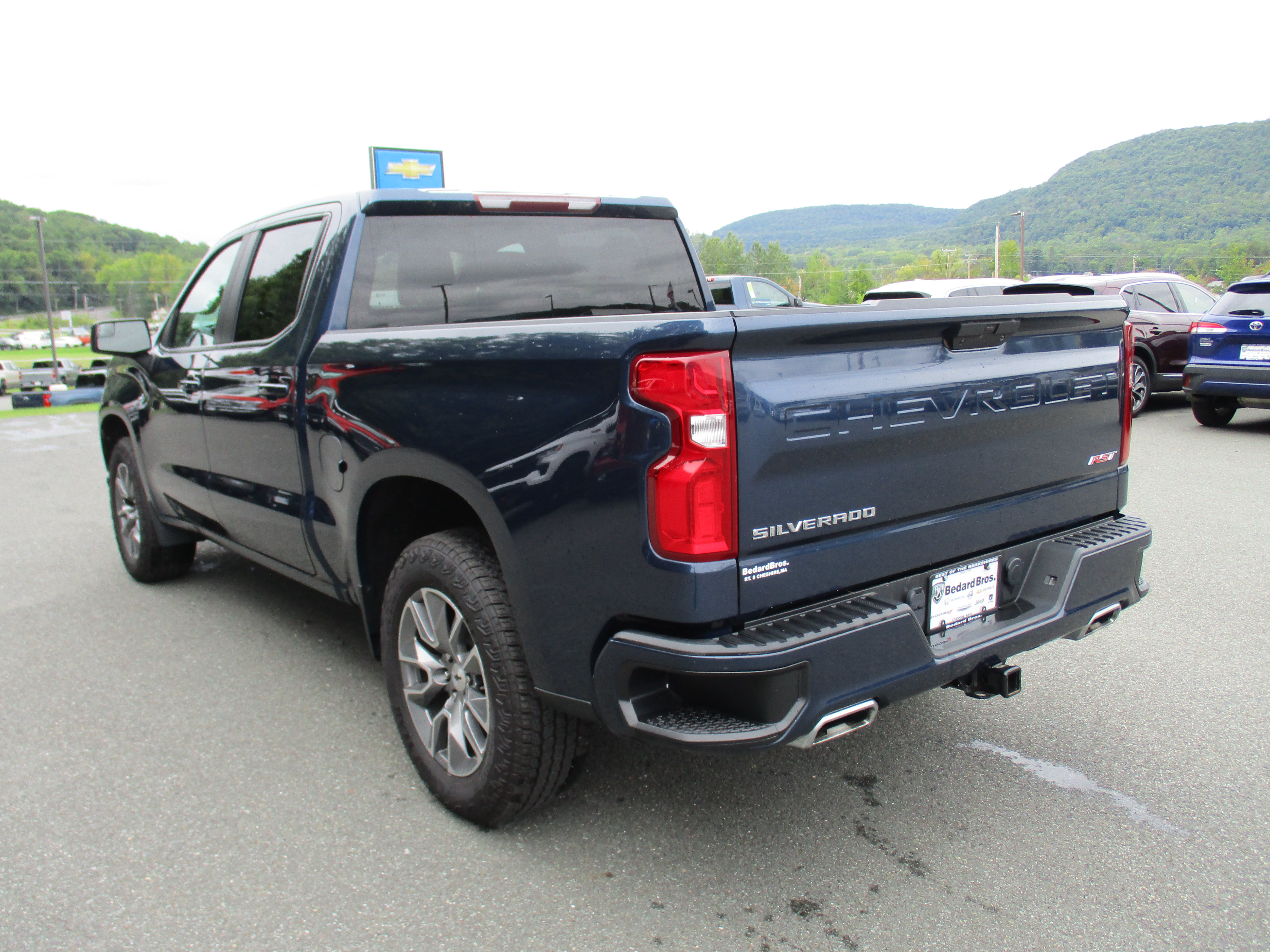 Certified 2022 Chevrolet Silverado 1500 RST w/ Z71 Off-Road Package AWD/4WD image 7
