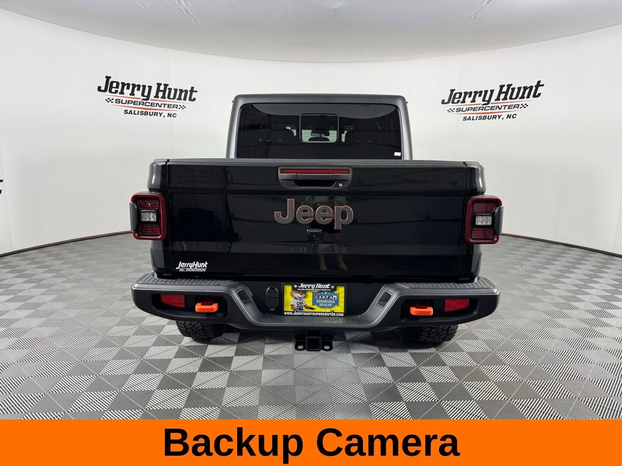 Used 2024 Jeep Gladiator Mojave AWD/4WD image 8