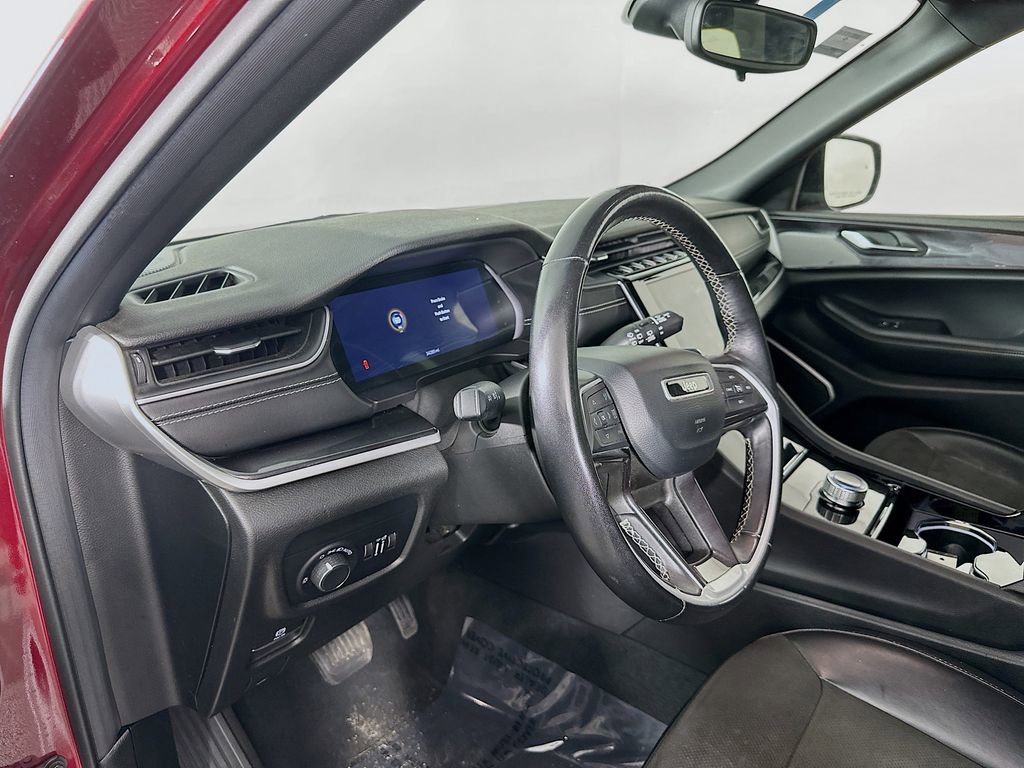 Certified 2022 Jeep Grand Cherokee L Laredo image 17