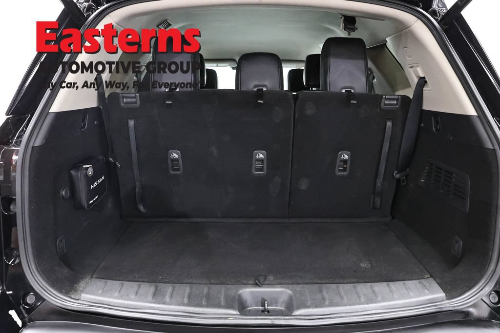 Used 2023 Nissan Pathfinder SL w/ Lighting Package (N92) AWD/4WD image 9