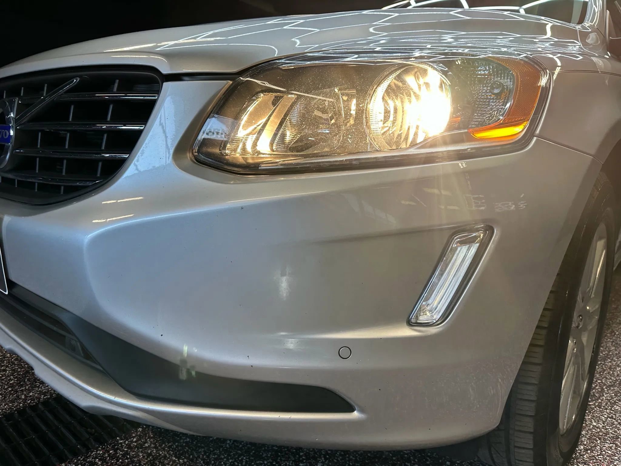 Used 2016 Volvo XC60 T6 w/ Proximity Package image 40