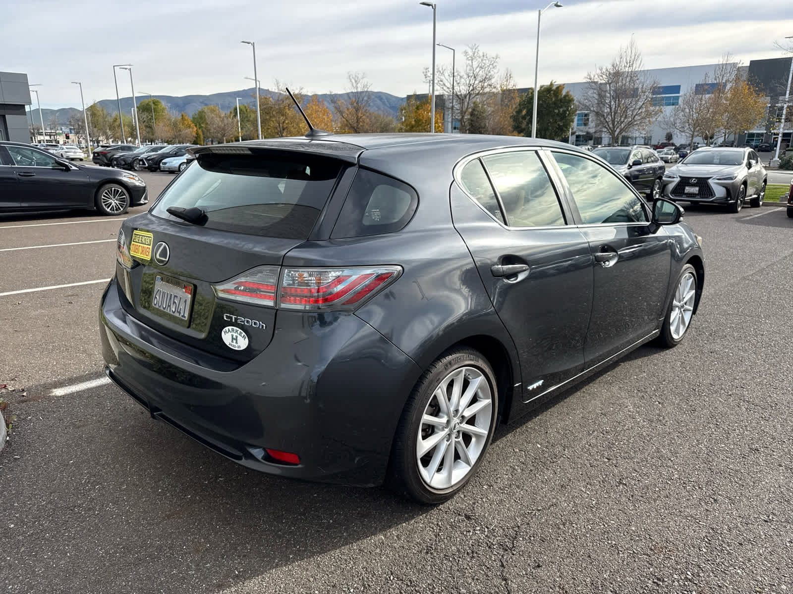 Used 2011 Lexus CT 200h Premium image 3
