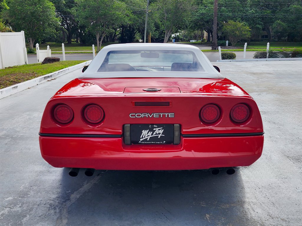 Used 1990 Chevrolet Corvette Convertible RWD image 15