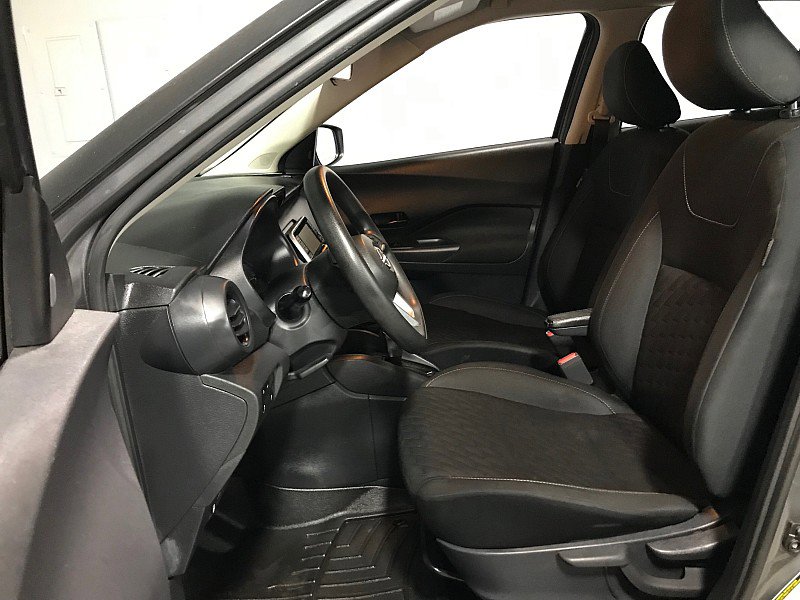 Used 2022 Nissan Kicks S FWD image 11