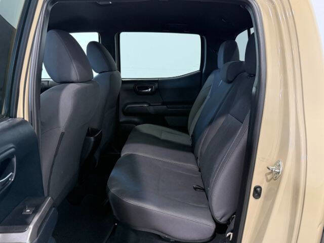 Used 2016 Toyota Tacoma TRD Off-Road w/ Towing Package image 16