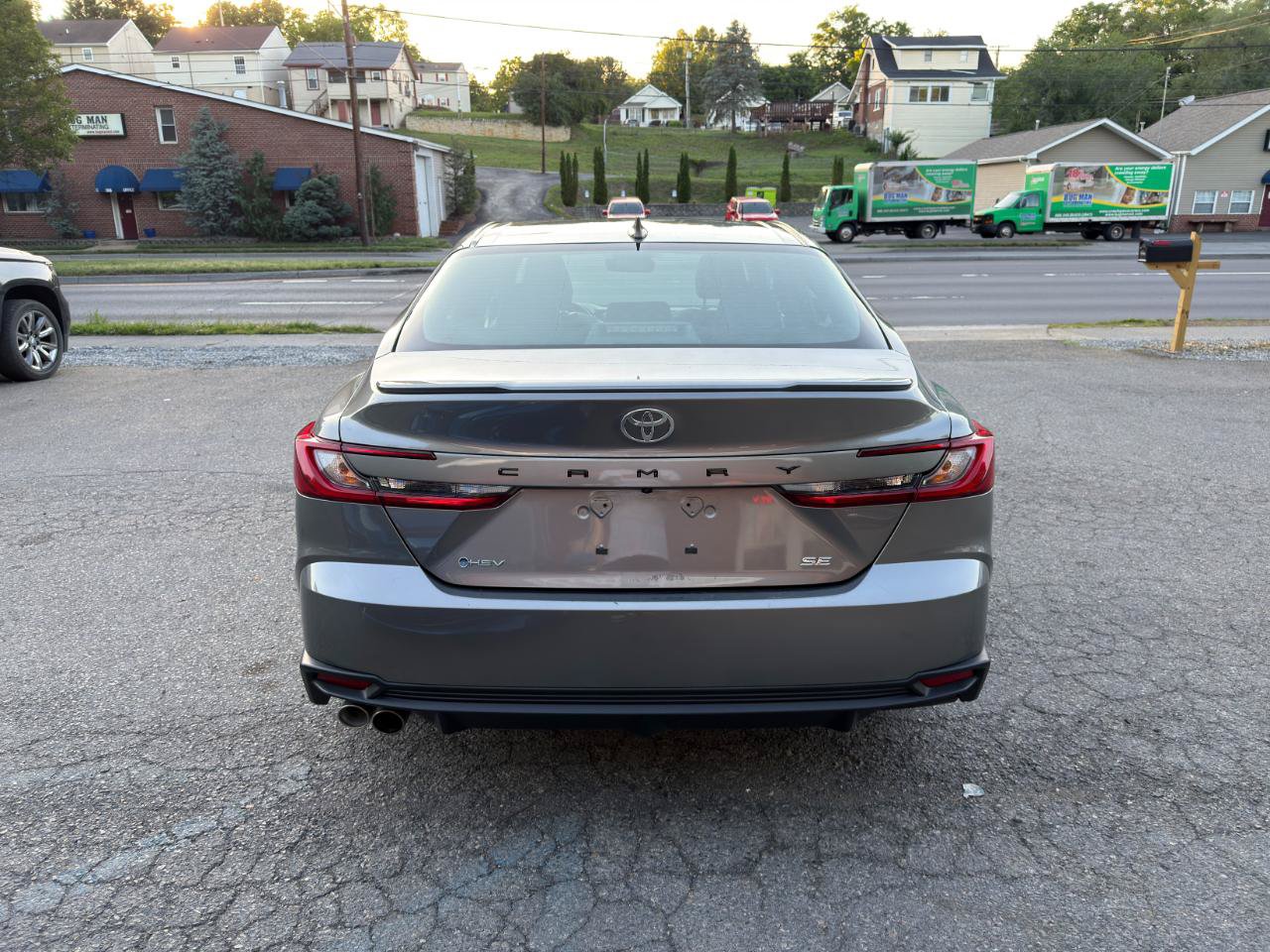 Used 2025 Toyota Camry SE w/ Convenience Package FWD image 6