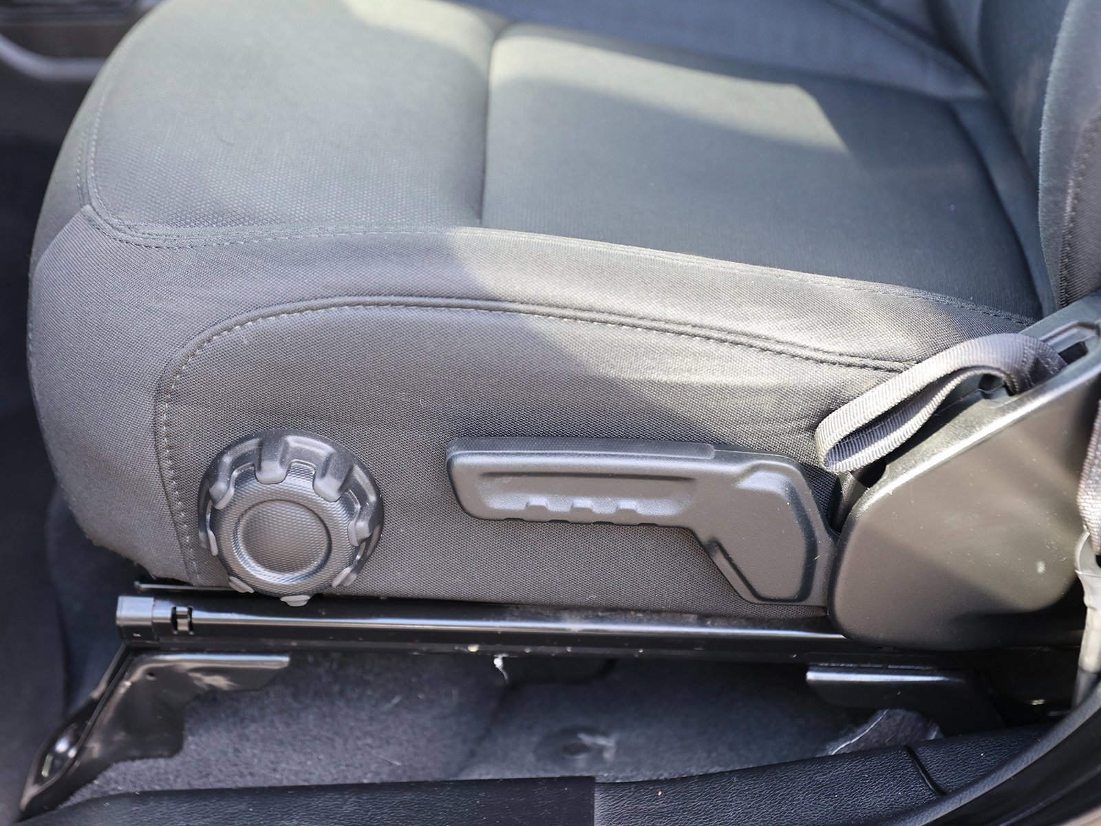 Used 2020 Jeep Wrangler Unlimited Sport image 18