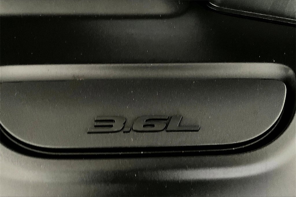 Used 2022 Chrysler Pacifica Touring-L image 29