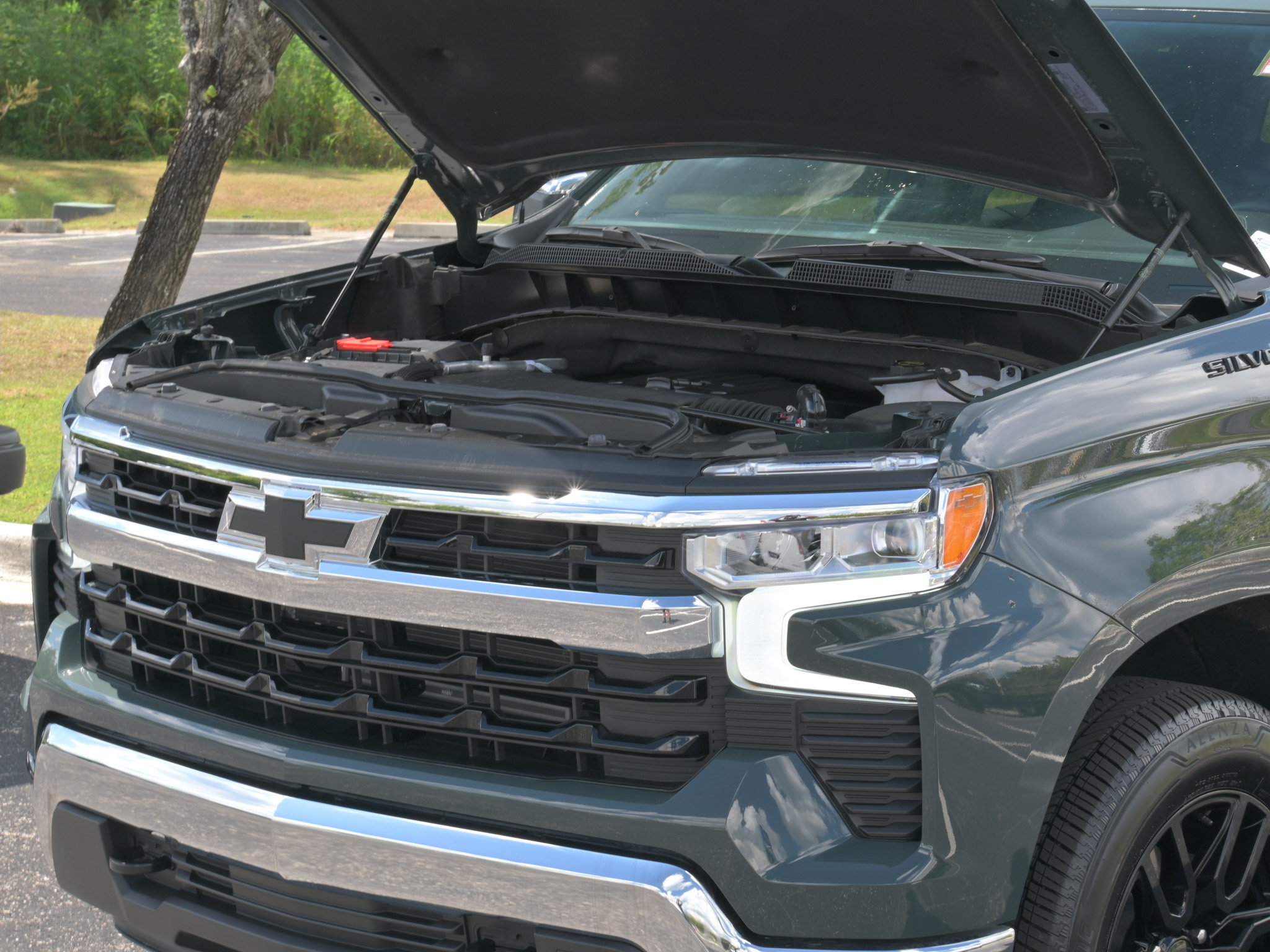Used 2026 Chevrolet Silverado 1500 LT w/ Leather Package AWD/4WD image 7