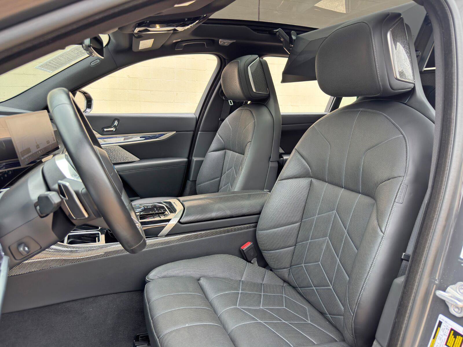 Used 2024 BMW i7 eDrive50 w/ M Sport Package RWD image 54