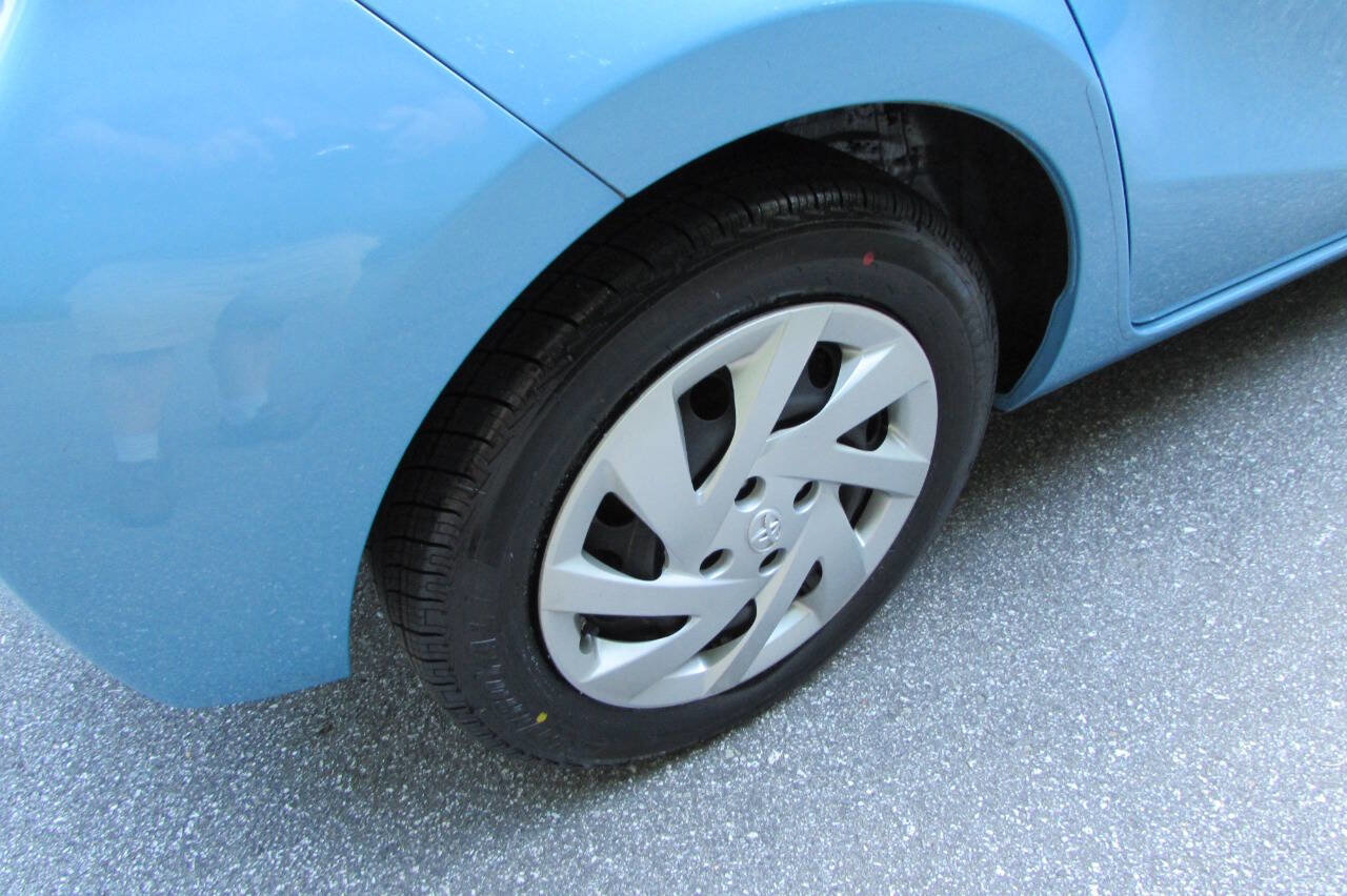 Used 2015 Toyota Prius C Two image 12